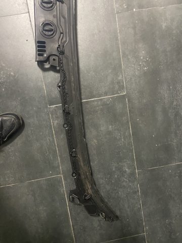 BMW 51717203124 Решетка дворников в наличии Каменское