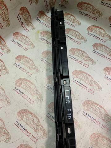 BMW 51777184777 Кронштейн наружной накладки порога левой в наличии Запорожье