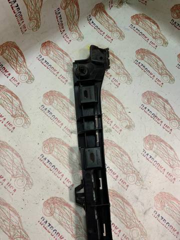 51777204021 BMW Кронштейн наружной накладки порога левой купить в Украина