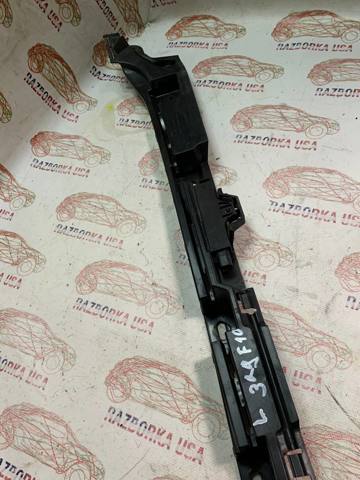 51777204021 BMW Кронштейн наружной накладки порога левой купить в Сумы