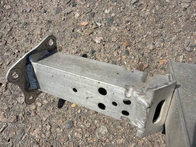 Кронштейн усилителя переднего бампера 5210247030 TOYOTA