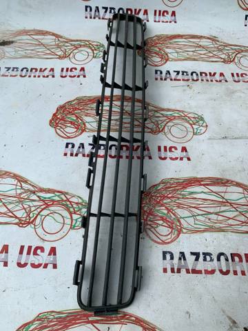 Решетка бампера переднего 5311205060 TOYOTA
