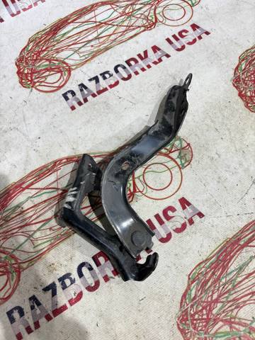 Шарнир капота правый 5341048180 TOYOTA
