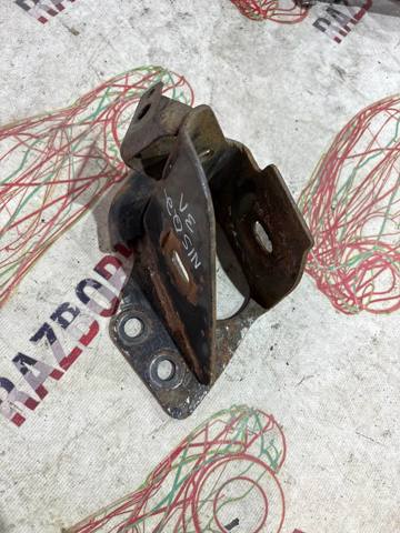 55430JD000 NISSAN Кронштейн задней балки купить в Ирпень
