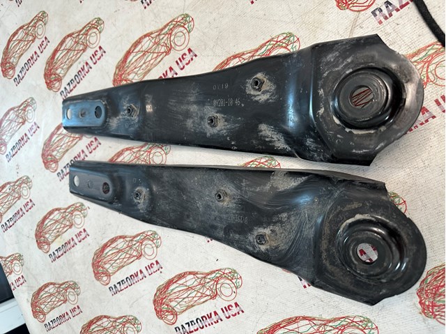 Кронштейн задней балки 554526RR0A NISSAN