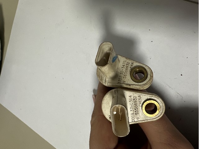 Датчик оборотов распредвала 55566932 GM
