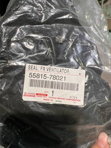 Заглушка жабо боковая 5581578021 TOYOTA