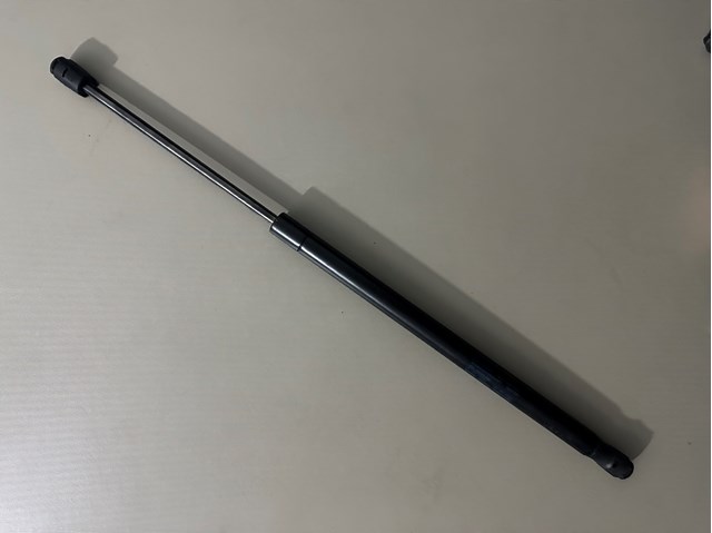 Амортизатор крышки багажника 5C6827550 VAG
