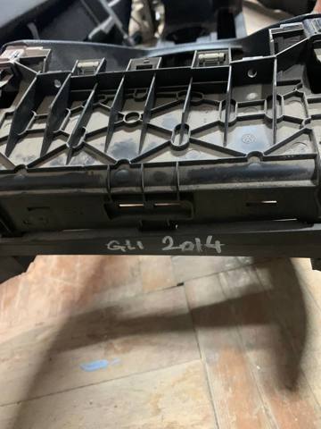 VAG 5C7863241P82V Консоль панели управления центральная в наличии Харьков