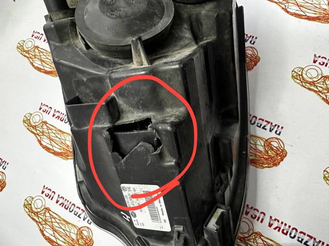 VAG 5GM941006 Правая фара в наличии Павлоград