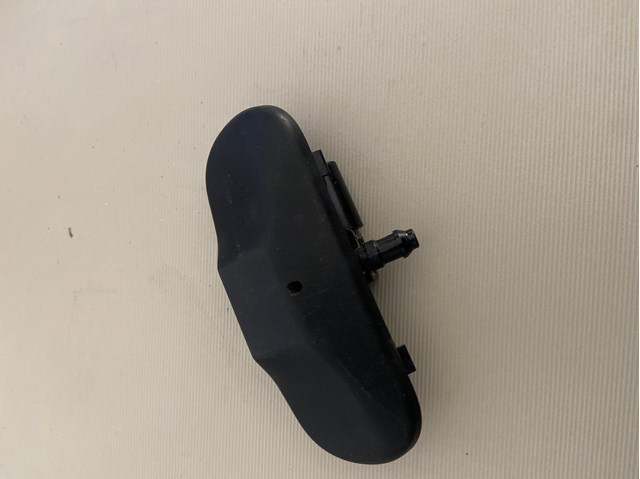 Форсунка омывателя на дворник 5M0955986C VAG