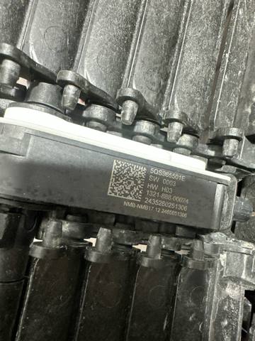 Привод (моторчик) жалюзи радиатора 5QS965501E VAG