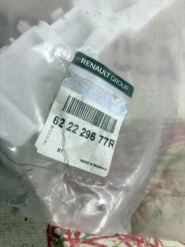 Кронштейн бампера переднего, внешний правый 622229677R RENAULT