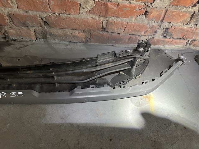 NISSAN 622546RR0A Решетка бампера переднего центральная в наличии Тернополь