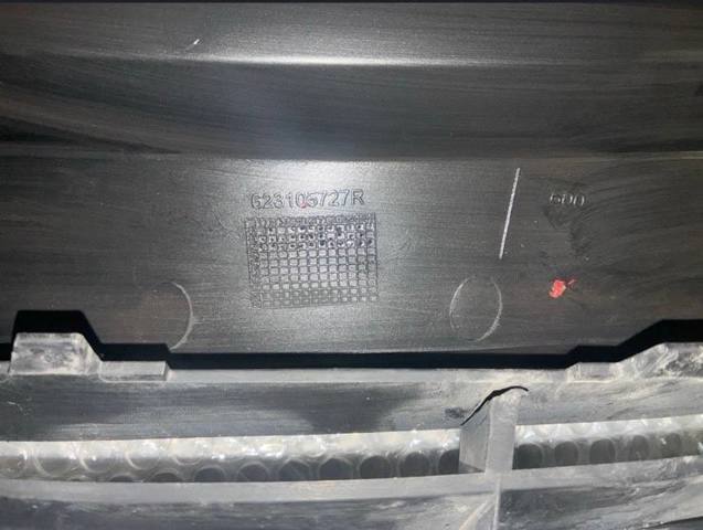 623105727R Решетка радиатора купить Киев