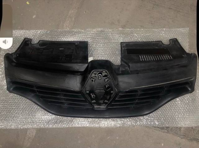 RENAULT 623105727R Решетка радиатора в наличии Чернигов