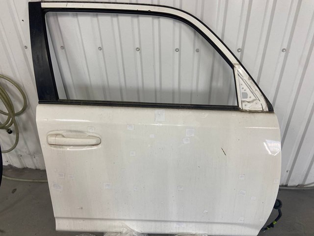 Пассажирская передняя дверь 6700135731 TOYOTA