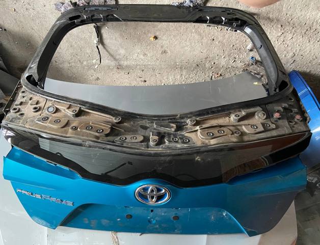 Пятая дверь 6700547911 TOYOTA