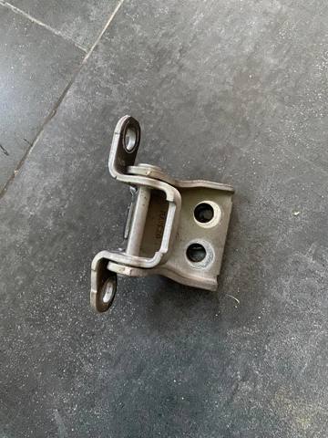 Петля передней двери правая 67420T2FA02ZZ HONDA