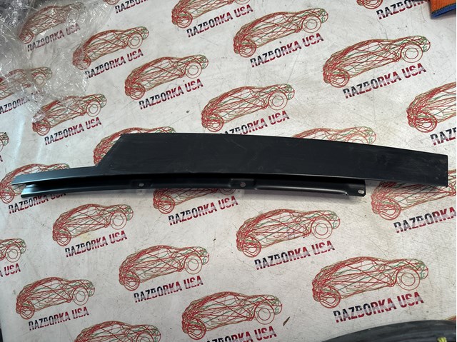 Накладка передней двери, правой, вертикальная 68102562AA CHRYSLER