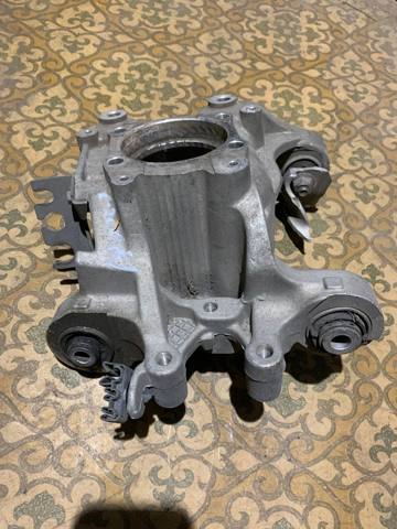 Цапфа - поворотный кулак задний, правый 68200070AB CHRYSLER