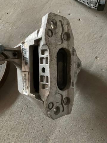 68224905AD CHRYSLER Подушка (опора) двигателя левая купить в Сумы
