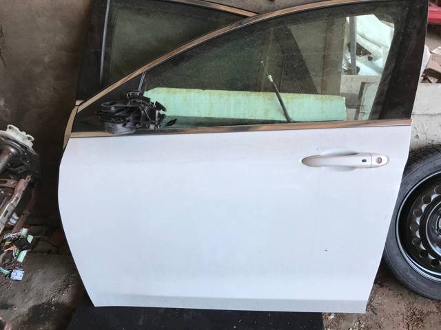 Передняя левая дверь 68248177AA CHRYSLER