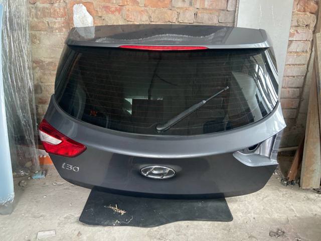 Дверь задняя багажная 73700A6000 HYUNDAI