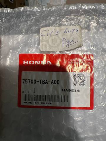 Эмблема решетки радиатора 75700TBAA00 HONDA