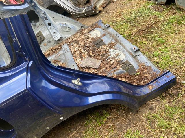 781126RR0A NISSAN Крыло заднее правое купить в Ирпень