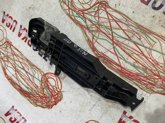 Держатель наружной ручки двери, передней правой 806105FD0B NISSAN