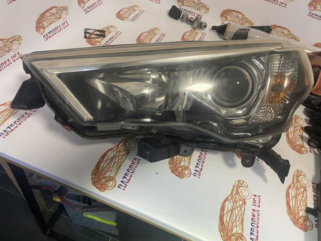 Фара дальнего света в сборе 8117035571 TOYOTA
