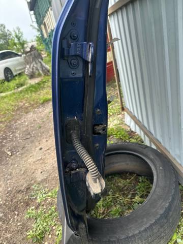 Петля двери задней правой 824206RA0A NISSAN