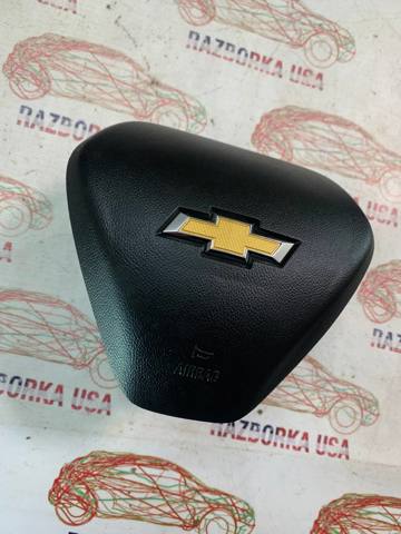Подушка безопасности водителя 84429873 GM