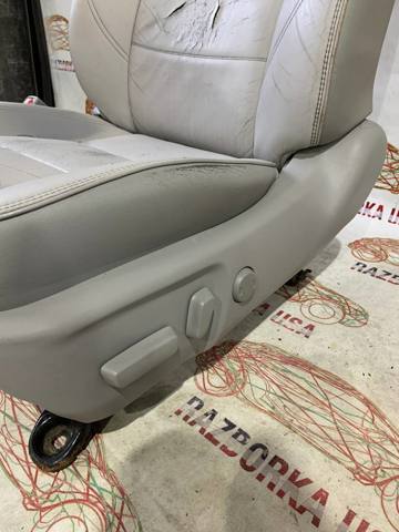 Блок кнопок механизма регулировки сидений, левый 8492208020 TOYOTA