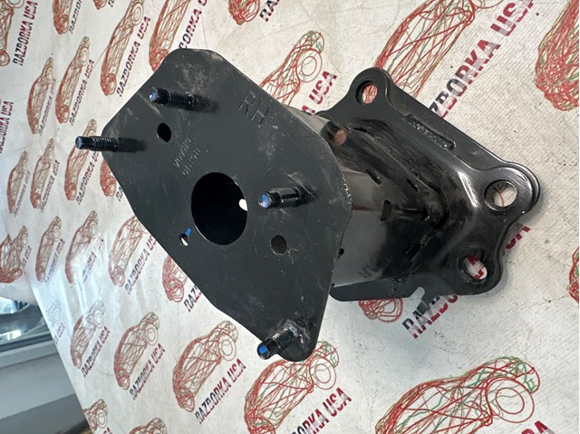 852106RA0A NISSAN Кронштейн усилителя заднего бампера купить в Сумы