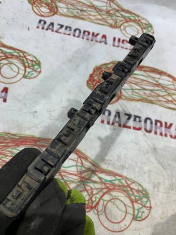 Левое крепление заднего бампера 852214GA0A NISSAN