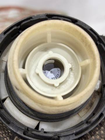 8926077K01 SUZUKI Крышка (пробка) бензобака купить в Житомир