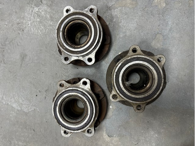 Ступица переднего колеса 8K0407615B VAG
