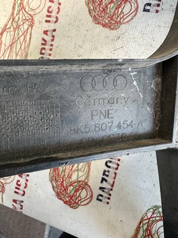 VAG 8K5807454A Направляющая заднего бампера правая в наличии Львов