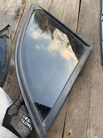 Стекло кузова/багажного отсека, левое 8R0845299Q VAG