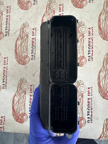 VAG 8R1907115B Модуль управления (ЭБУ) двигателем в наличии Черновцы