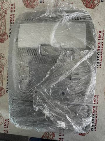 Плафоны внутреннего освещения 8T0947135 VAG