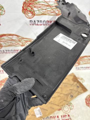 VAG 8W6805285B9B9 Заглушка жабо боковая в наличии Запорожье