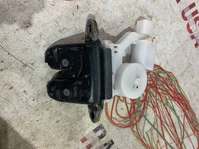 Замок крышки багажника 905024EA1B NISSAN