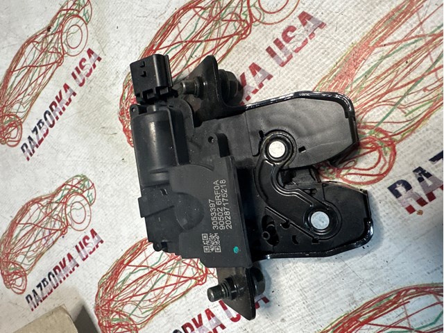 Замок пятой двери 905026RF0A NISSAN