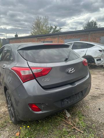 Стоп-сигнал задний дополнительный 92700A5000 HYUNDAI