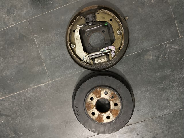 Тормозной барабан 95224012 GM