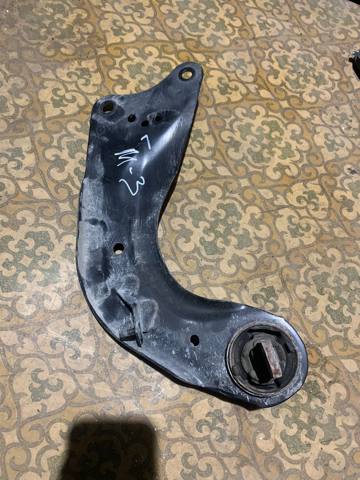 Рычаг/тяга задней подвески продольный нижний, левый B45A28250A MAZDA