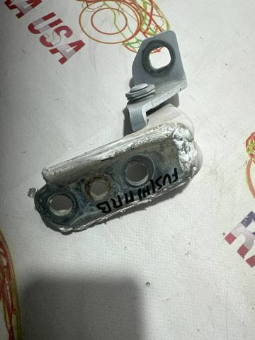 BB5Z7822800C Петля двери передней правой купить Киев